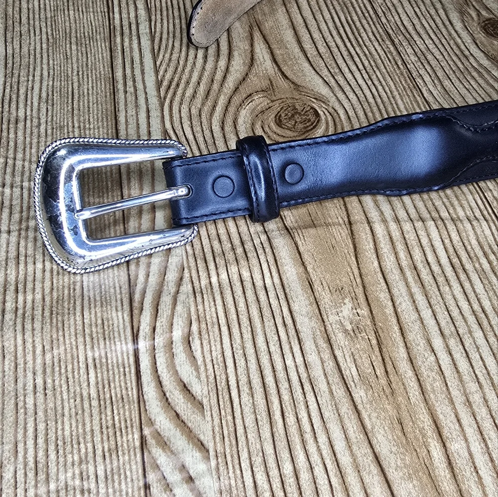 Tony Lama Women's Black Leather Belt Size 32‎